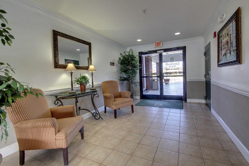 Intown Suites Extended Stay Greensboro Nc - Airport Екстериор снимка