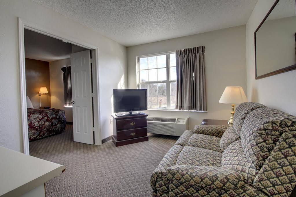Intown Suites Extended Stay Greensboro Nc - Airport Екстериор снимка